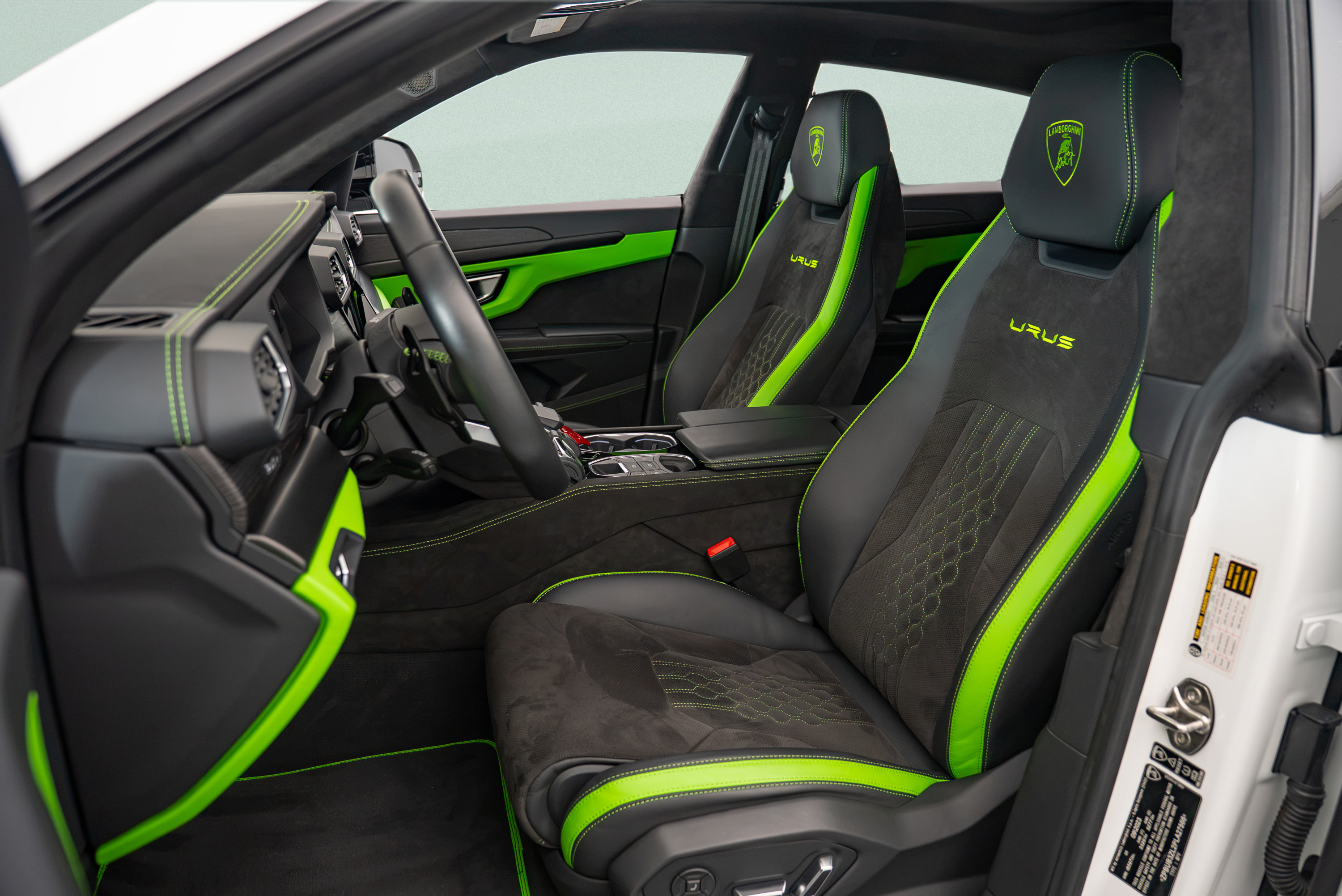 Used 2023 Lamborghini Urus S AWD/4WD image 9