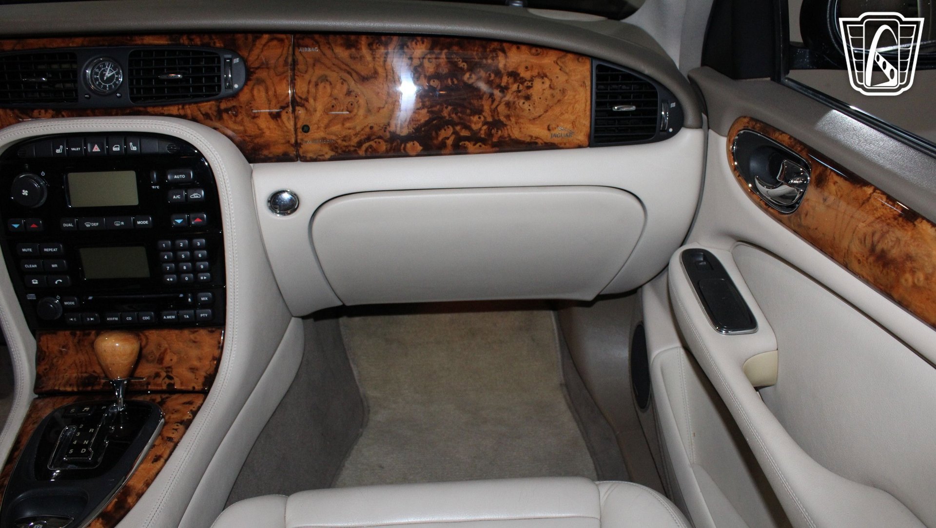 Used 2004 Jaguar XJ8 RWD image 39