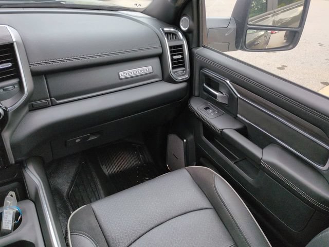 Used 2026 RAM 4500 4x4 Crew Cab DRW w/ Laramie Trim Package image 16