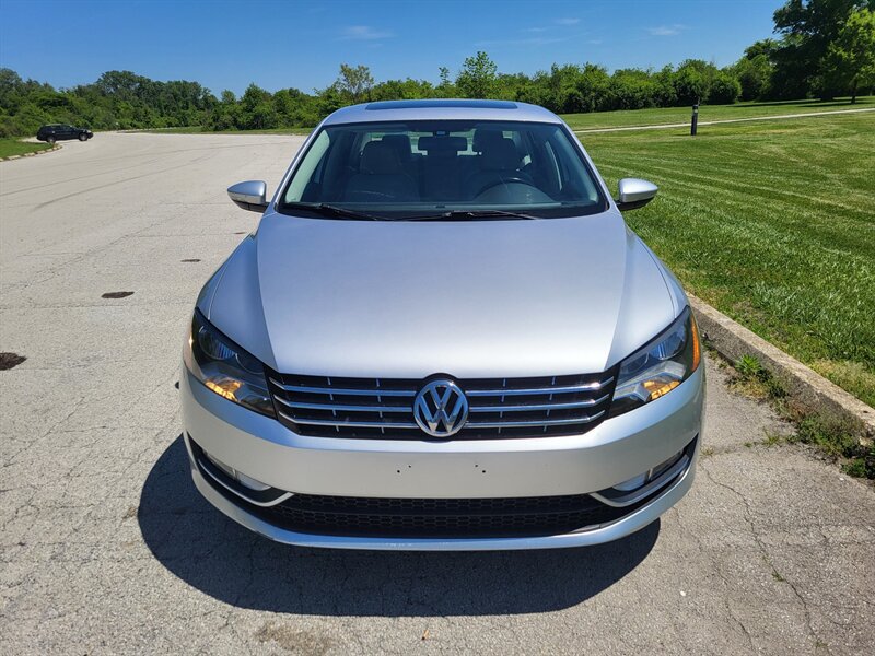 Used 2012 Volkswagen Passat 3.6 SEL Premium FWD image 4