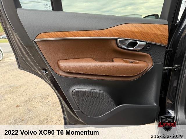 Used 2022 Volvo XC90 T6 Momentum image 38