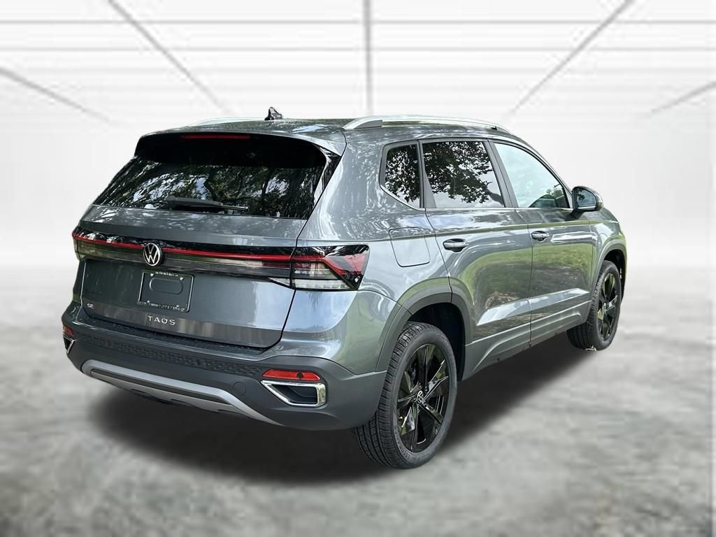 New 2026 Volkswagen Taos SE FWD image 5