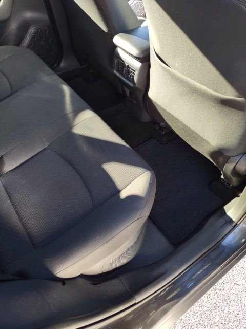 Used 2019 Toyota RAV4 LE image 21