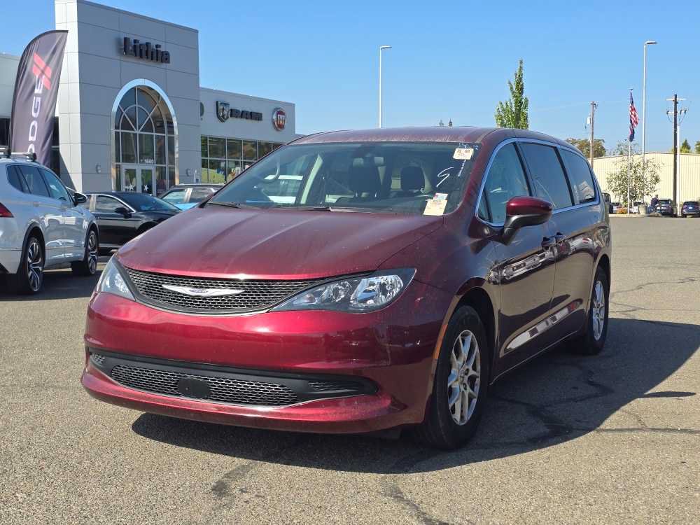 Used 2022 Chrysler Voyager LX FWD video 1