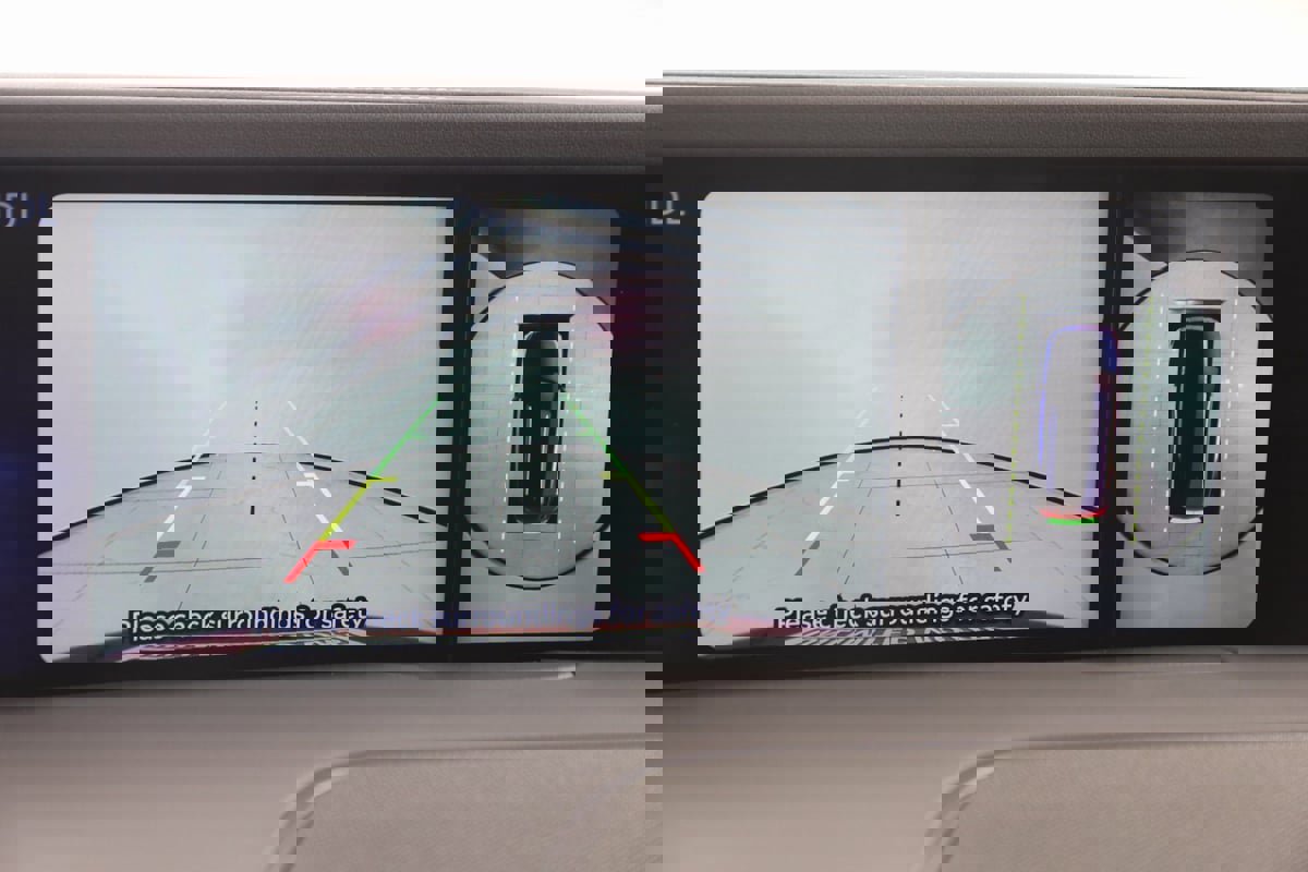 Used 2025 Lincoln Nautilus Premier image 10