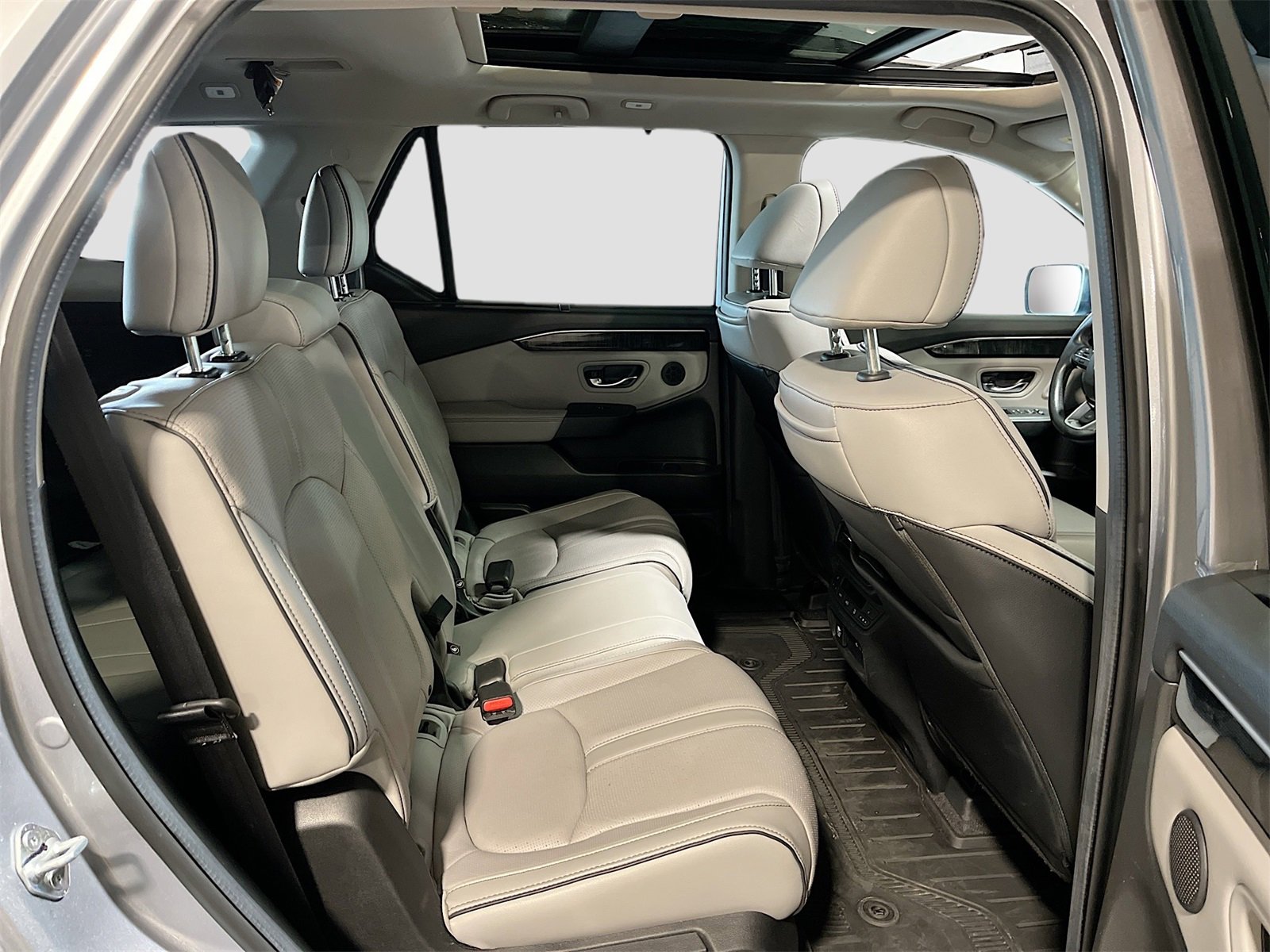 Used 2024 Honda Pilot Elite image 31