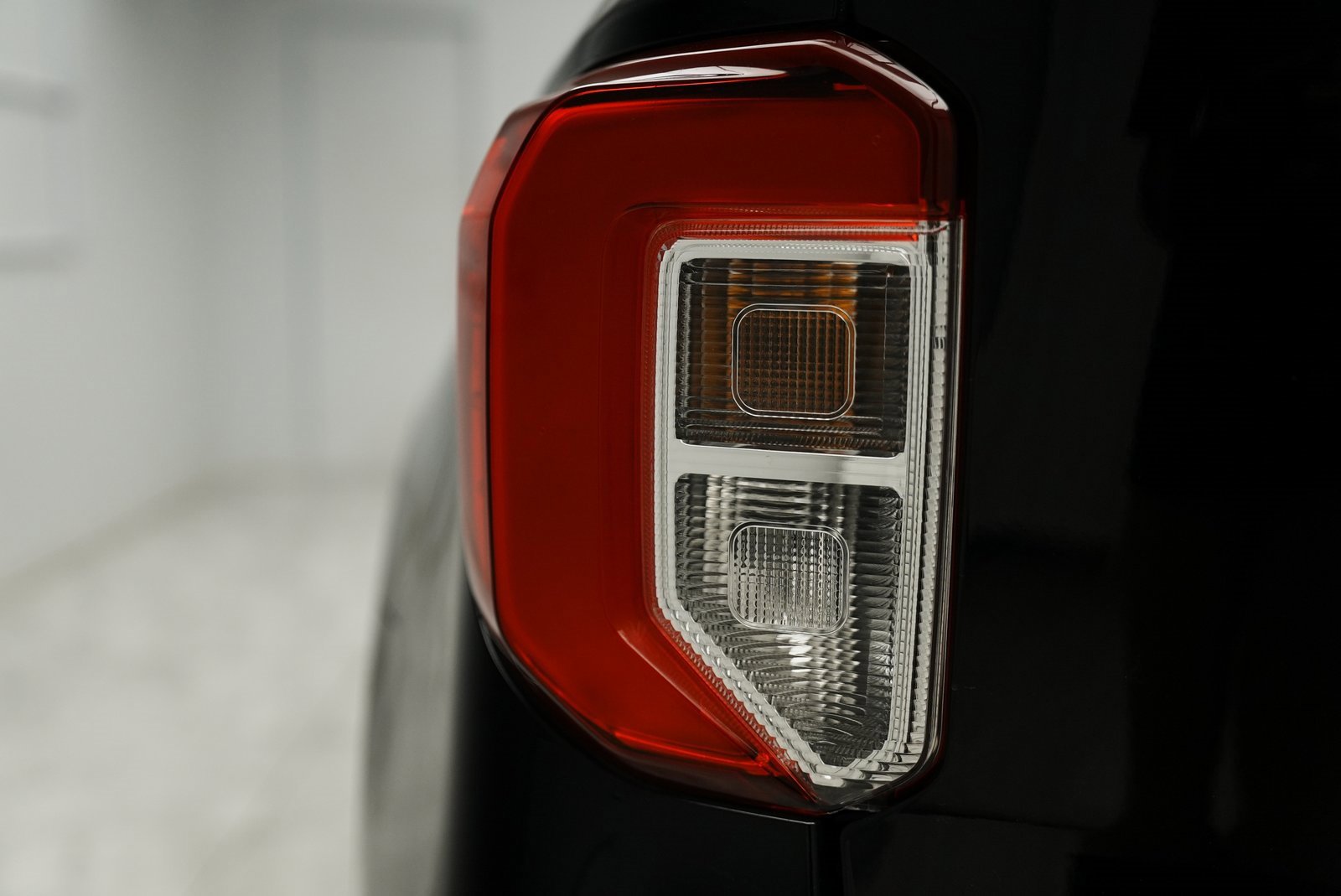 Used 2023 Ford Explorer XLT w/ Equipment Group 202A image 16