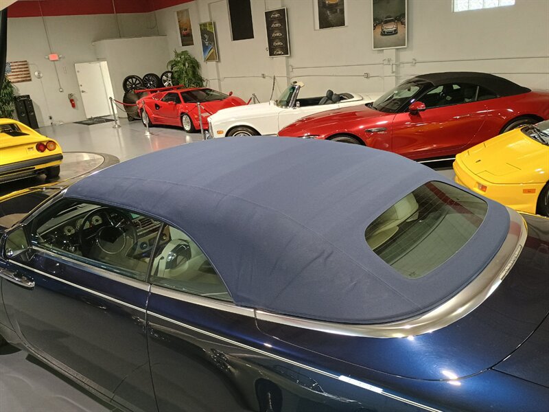 Used 2016 Rolls-Royce Dawn RWD image 57
