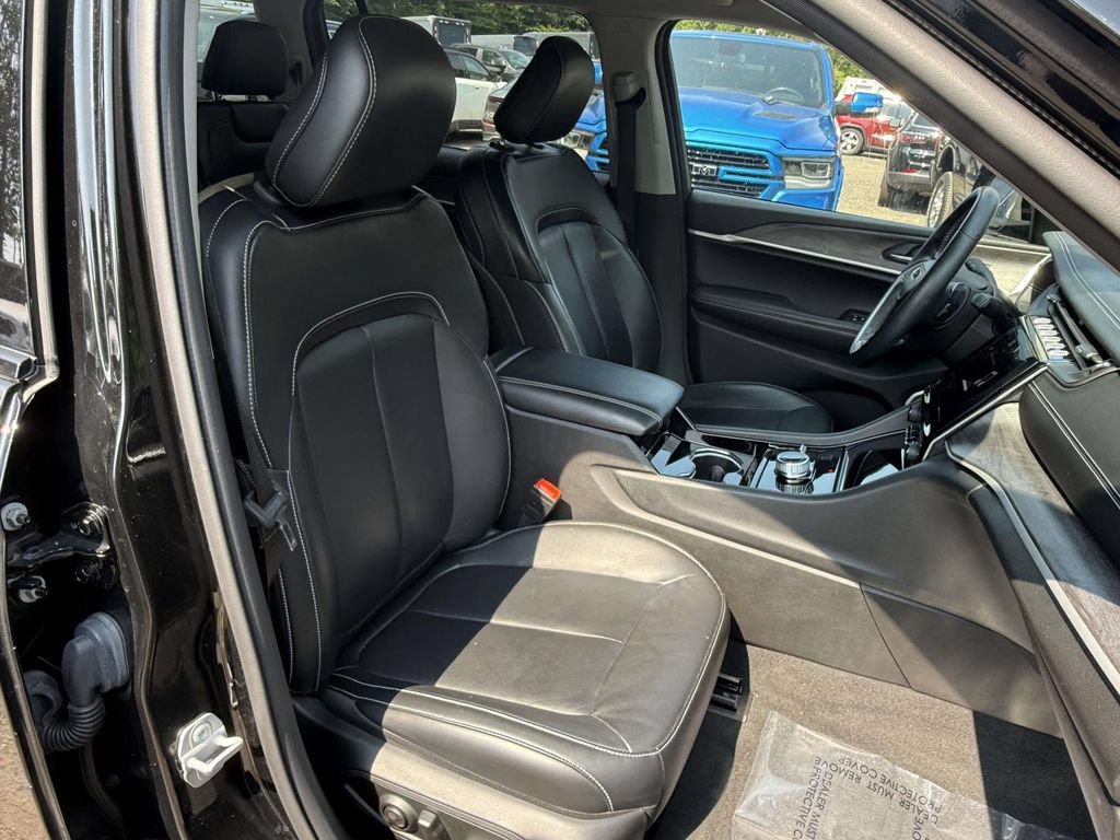 Used 2021 Jeep Grand Cherokee L Limited AWD/4WD image 9