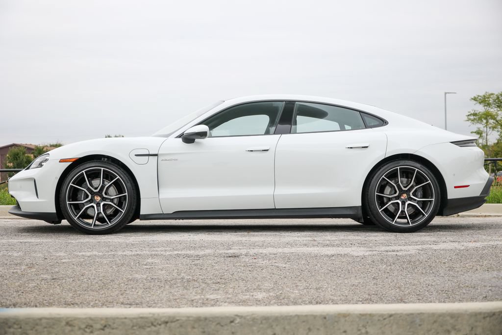 Certified 2026 Porsche Taycan AWD/4WD image 2