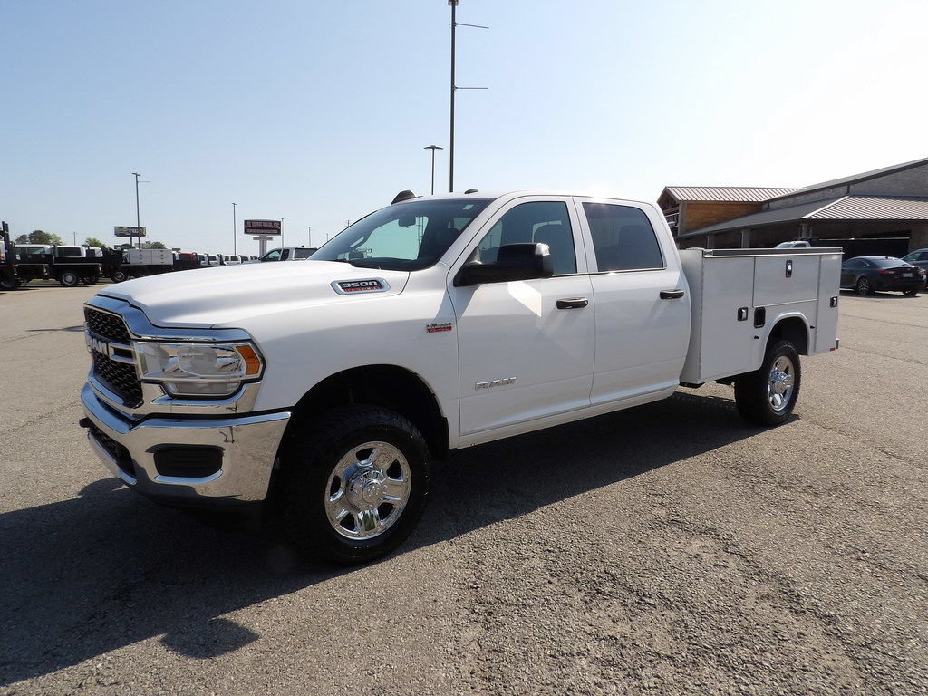 Used 2022 RAM 3500 Tradesman w/ Chrome Appearance Group AWD/4WD image 3