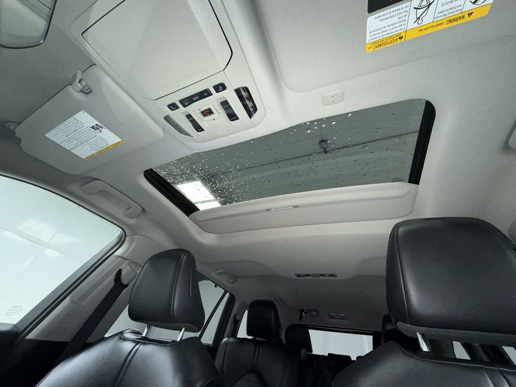 Used 2022 Toyota Highlander XLE image 23