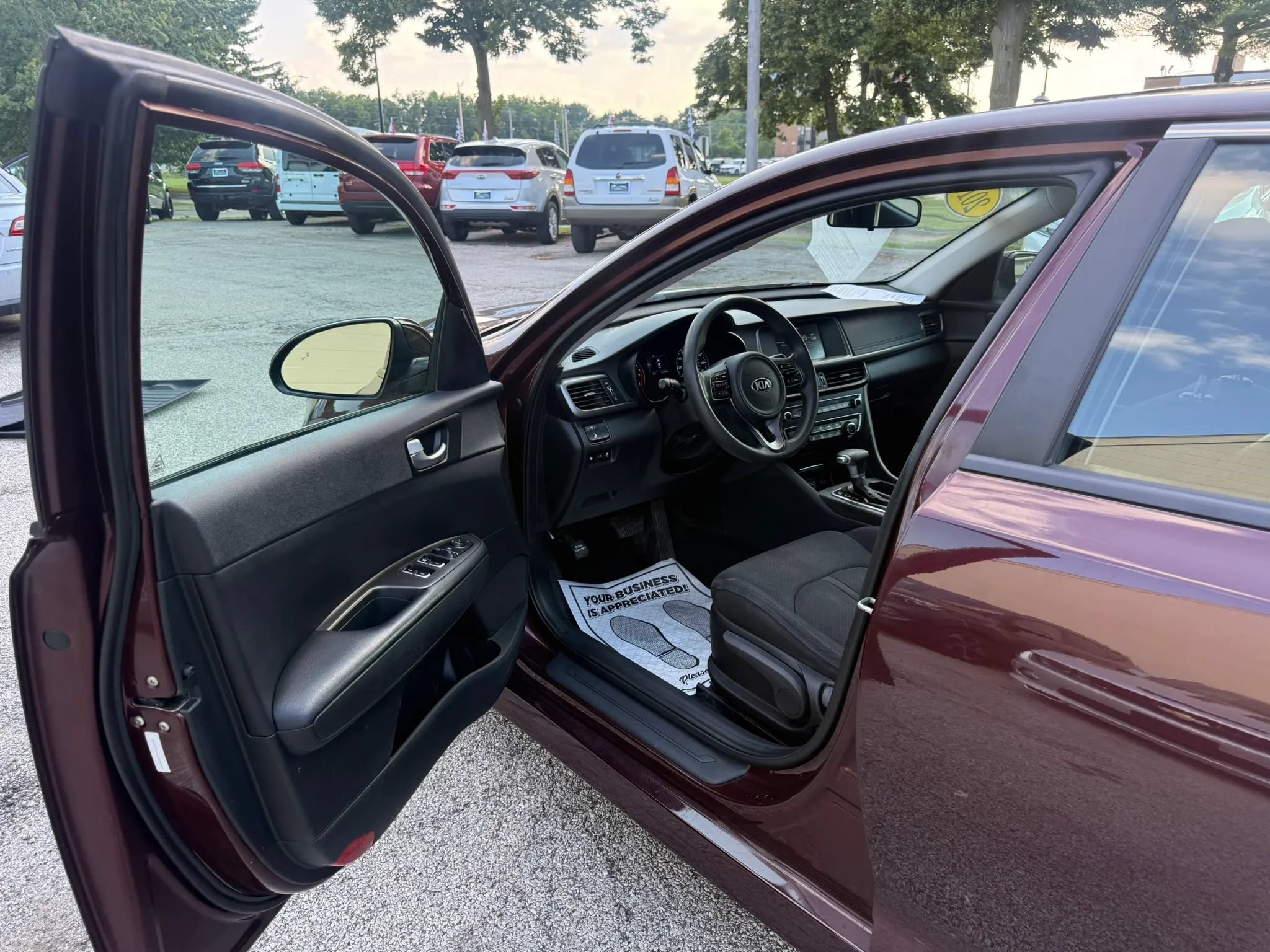 Used 2018 Kia Optima LX FWD image 9