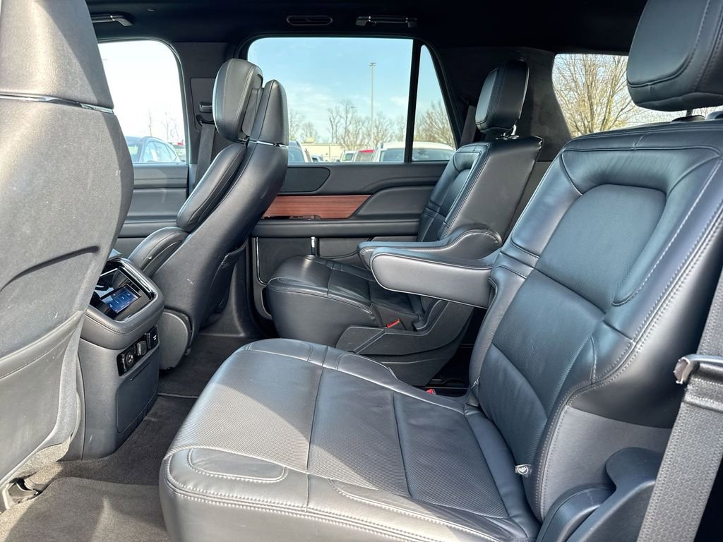 Used 2023 Lincoln Navigator Reserve image 24
