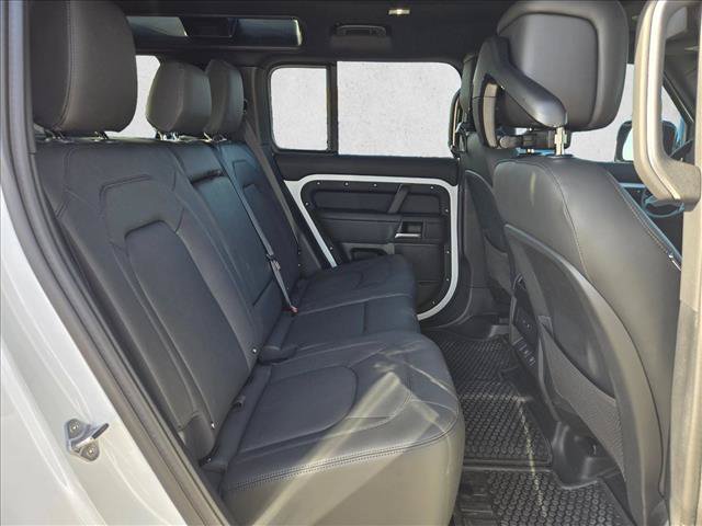 Used 2025 Land Rover Defender 110 X-Dynamic SE AWD/4WD image 20