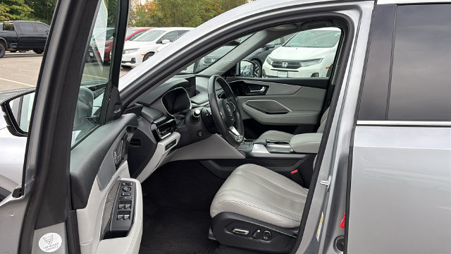 Used 2023 Acura MDX w/ Technology Package AWD/4WD image 10
