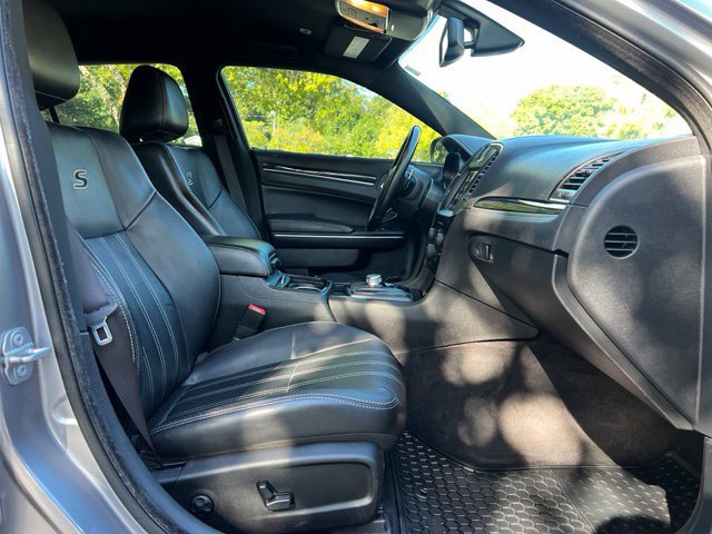 Used 2017 Chrysler 300 S AWD/4WD image 22