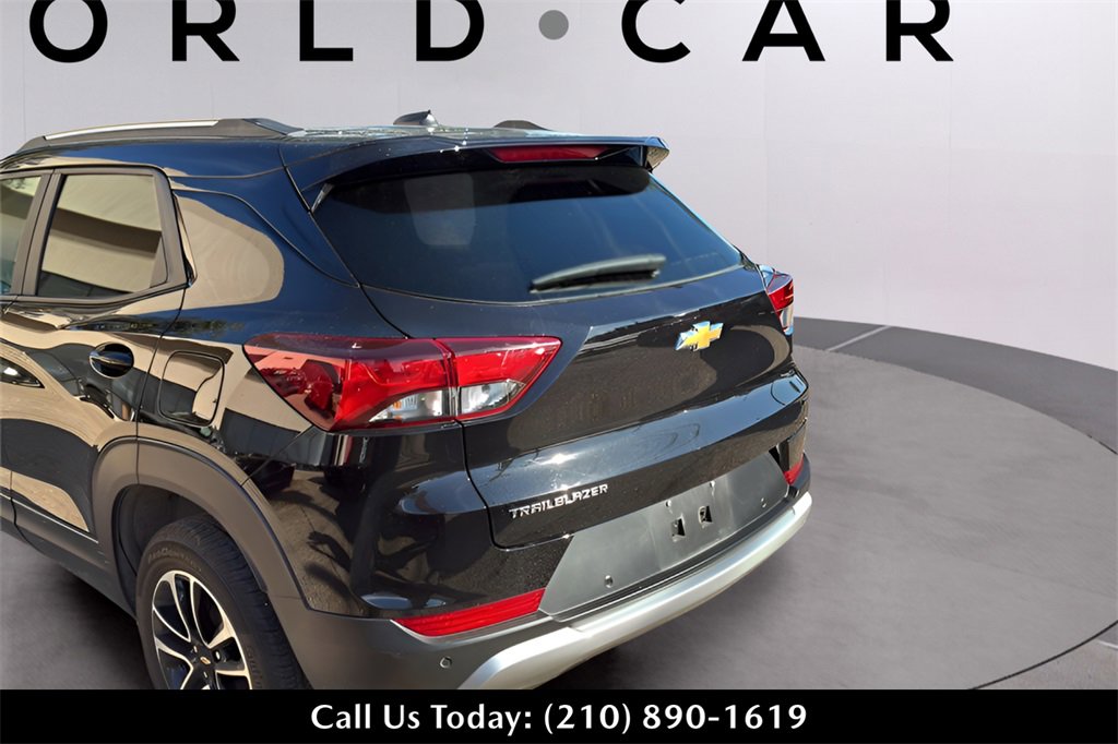 Used 2025 Chevrolet TrailBlazer LT w/ LT Cold Weather Package image 7