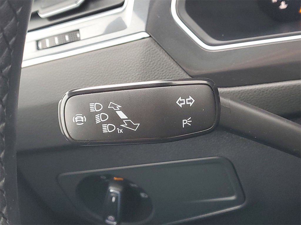 Used 2022 Volkswagen Tiguan SE R-Line image 22