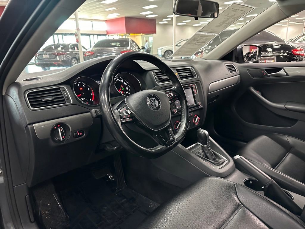 Used 2018 Volkswagen Jetta SE FWD image 14