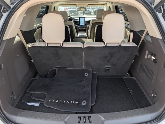 Used 2020 Ford Explorer Platinum w/ Premium Technology Package AWD/4WD image 29