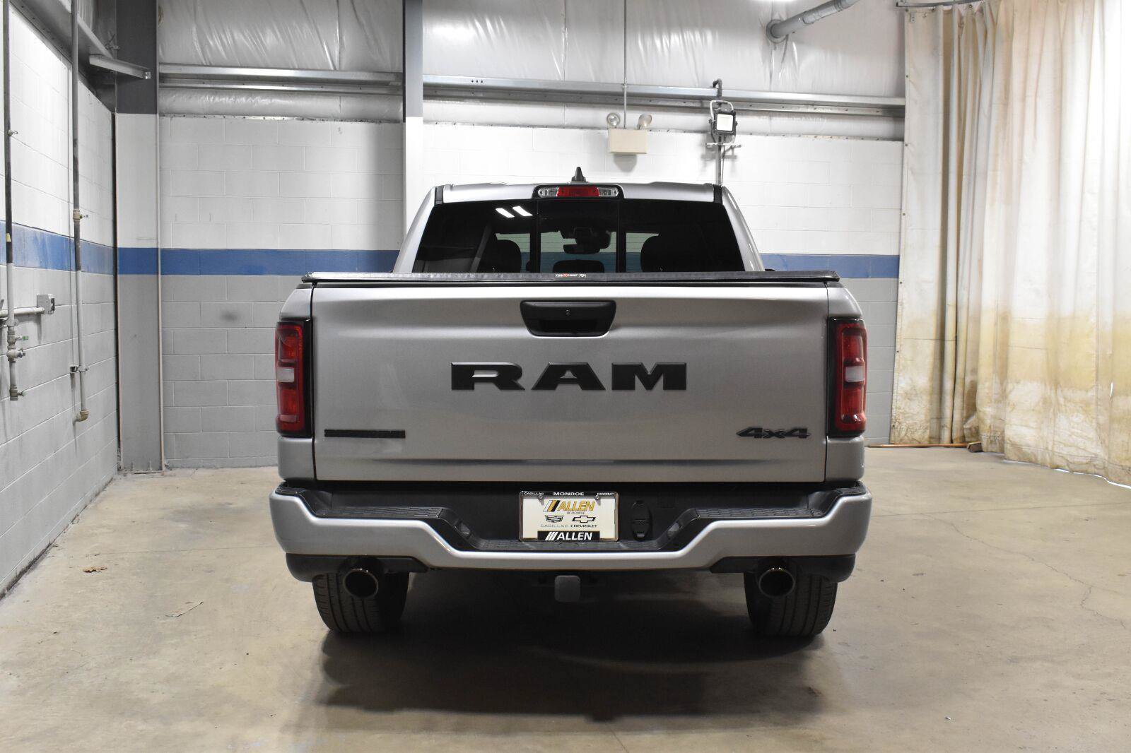 Used 2025 RAM 1500 Big Horn AWD/4WD image 22