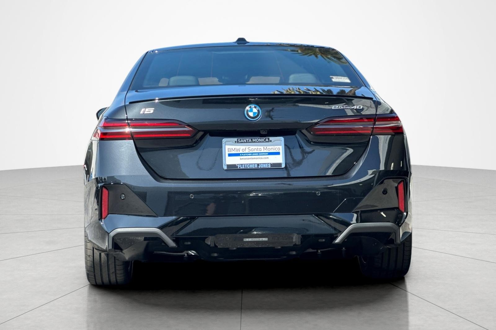 New 2026 BMW i5 eDrive40 w/ M Sport Package RWD image 4