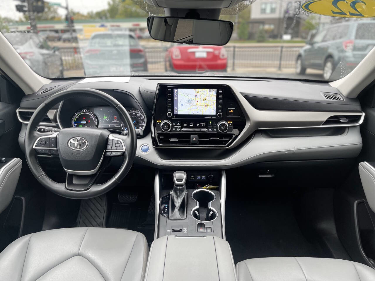 Used 2022 Toyota Highlander XLE image 19