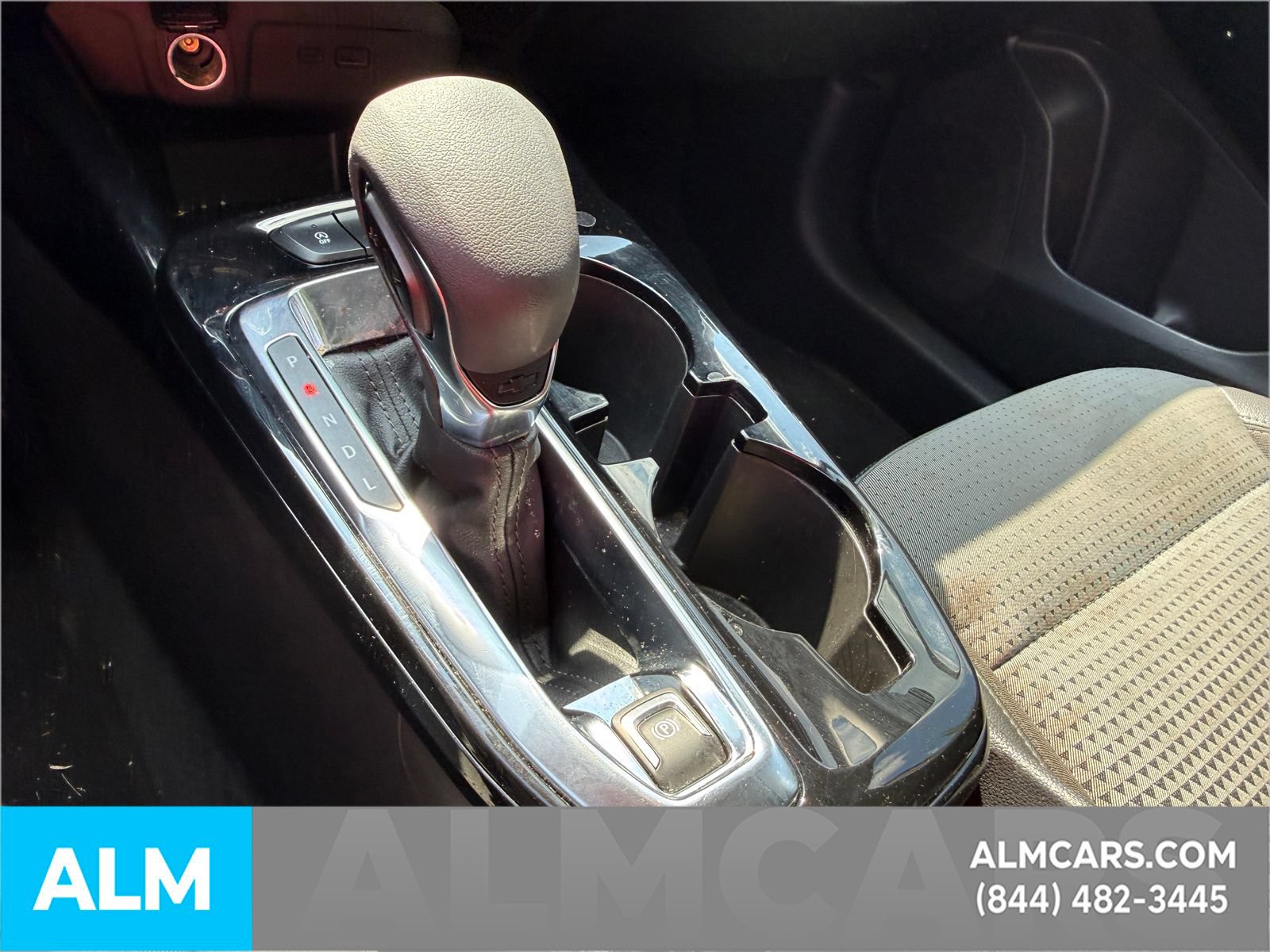 Used 2025 Chevrolet Trax LT FWD image 22