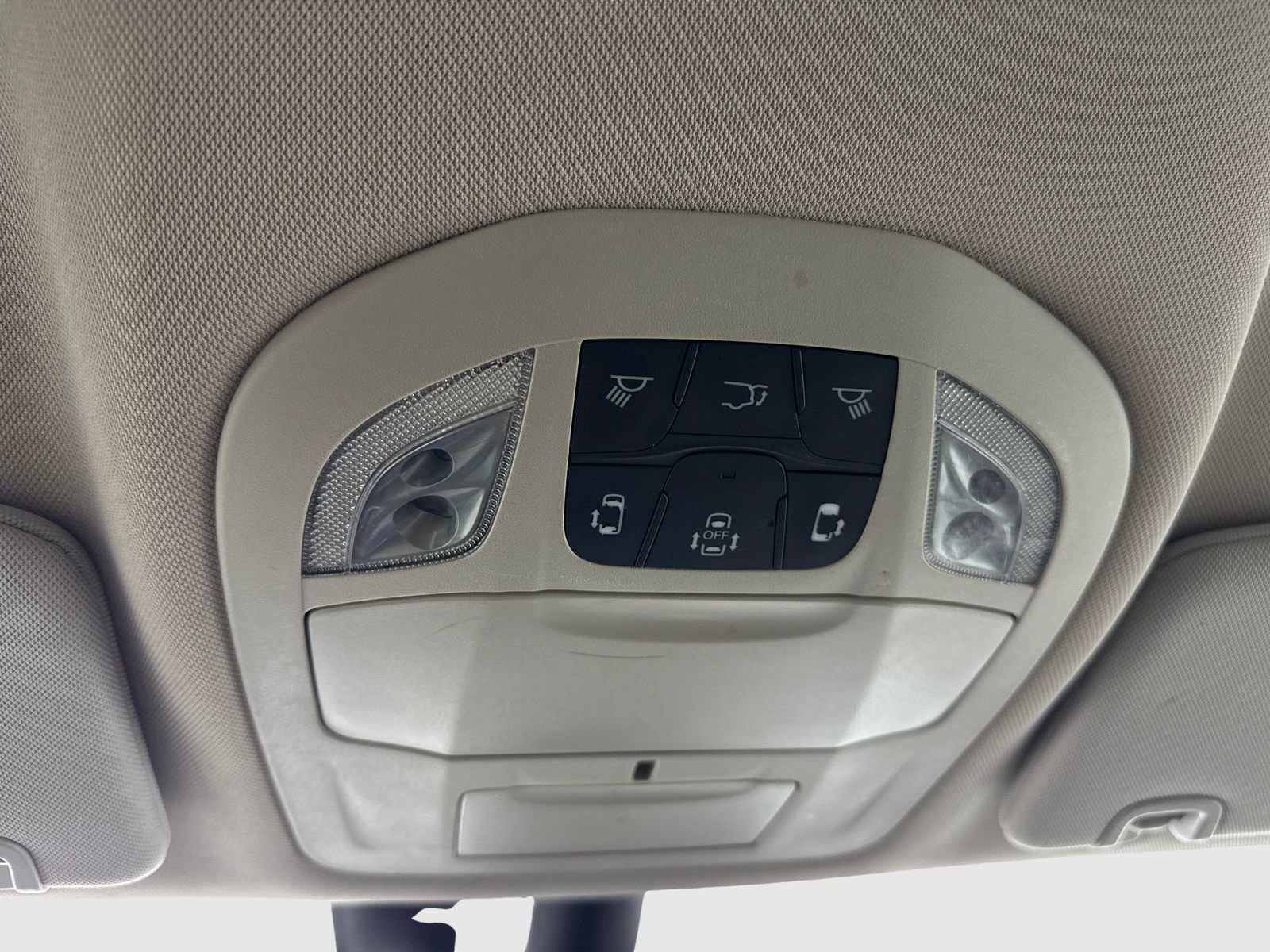 Used 2021 Chrysler Pacifica Touring FWD image 35