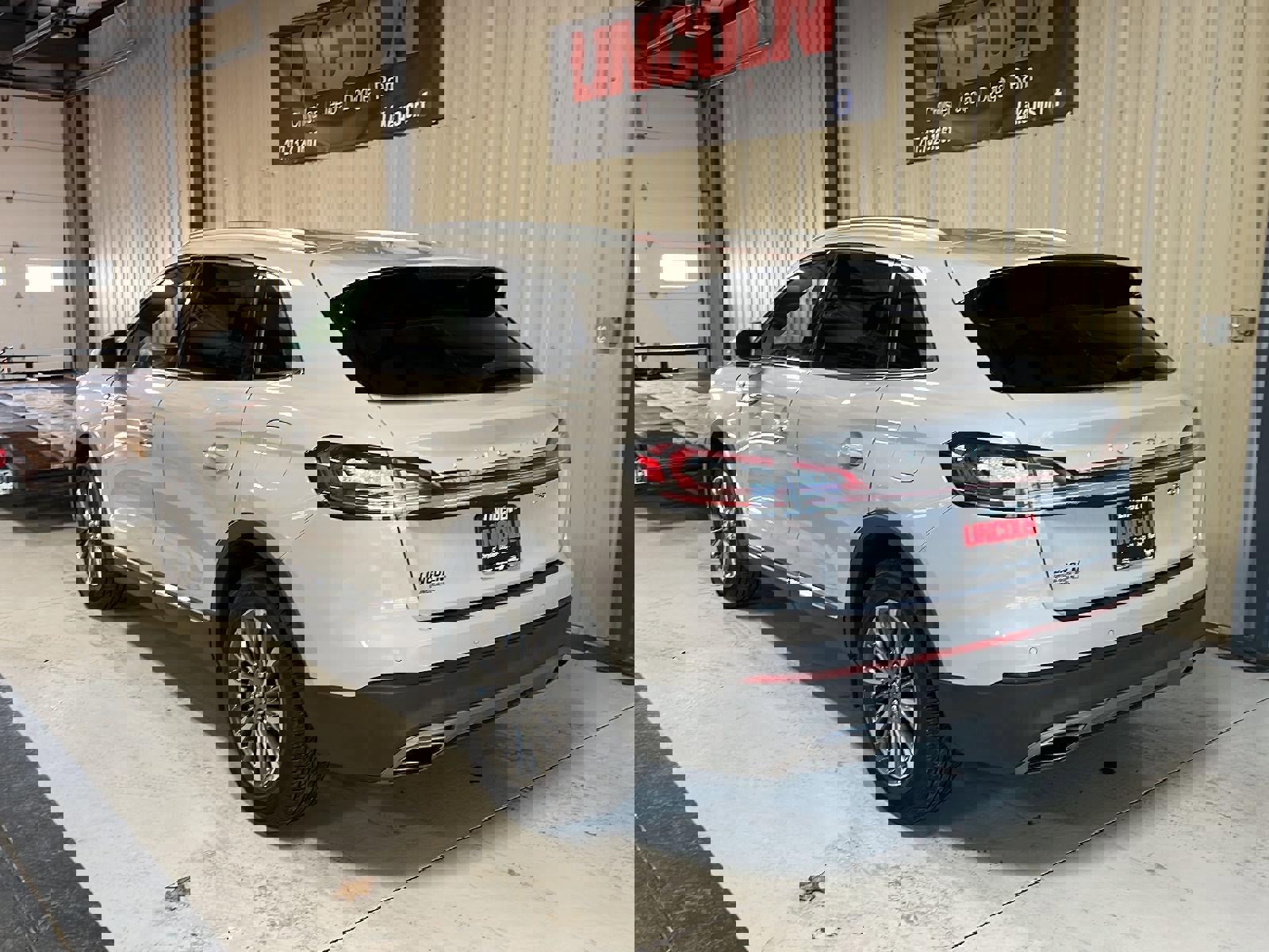 Used 2020 Lincoln Nautilus Standard w/ Equipment Group 101A image 3