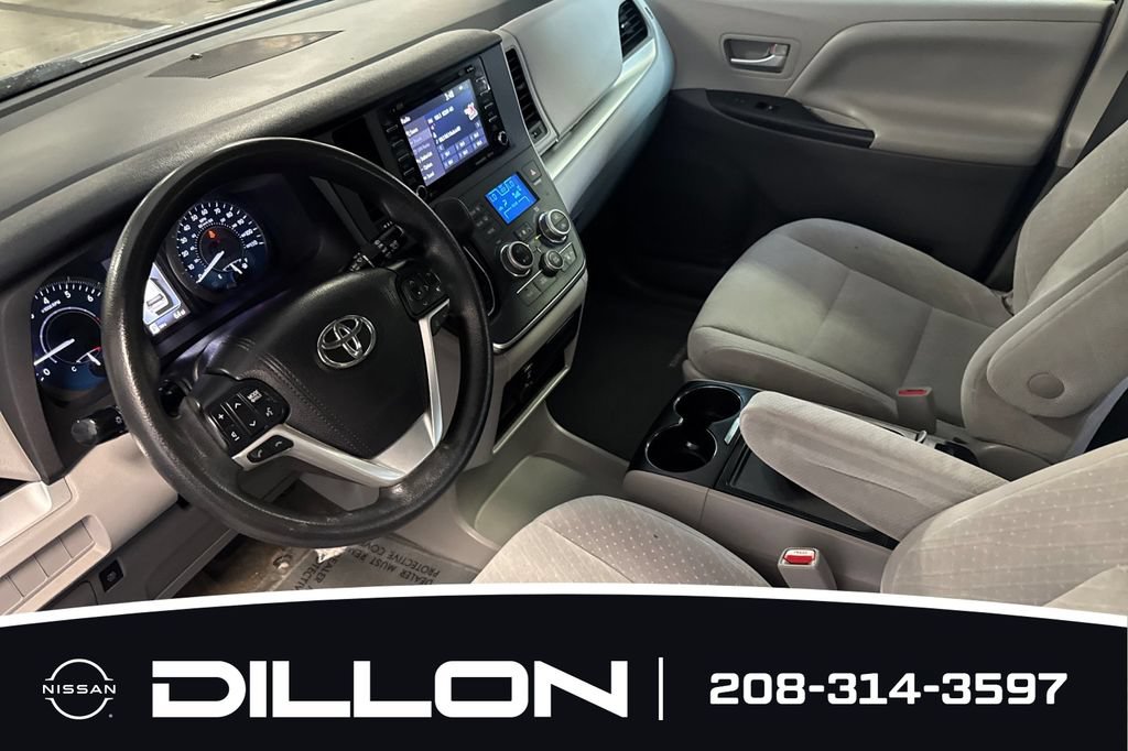 Used 2018 Toyota Sienna LE FWD image 10