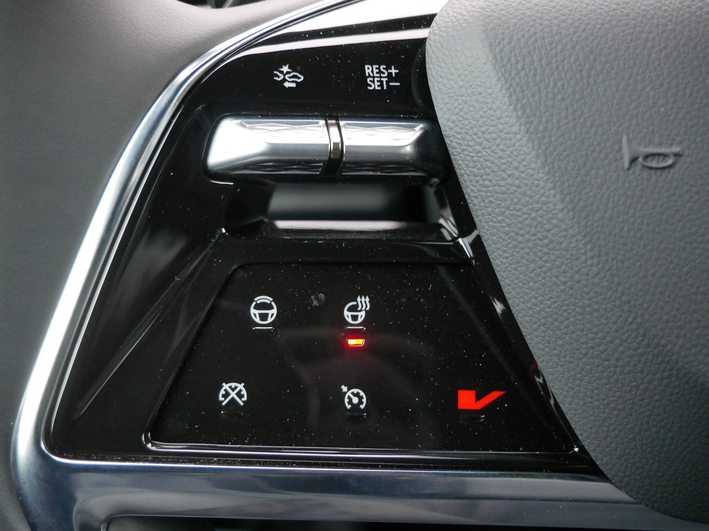 Used 2026 Cadillac Vistiq Luxury w/ LPO, Floor Liner Package AWD/4WD image 25