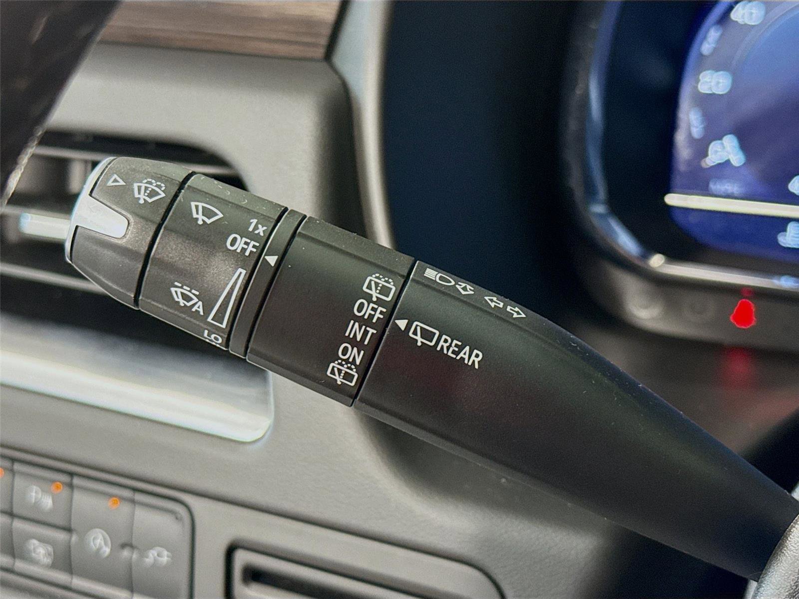 Used 2022 Chevrolet Tahoe LT w/ Luxury Package image 5