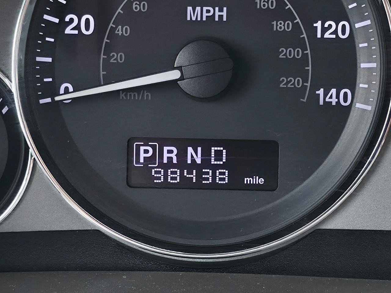 Used 2008 Jeep Commander Limited w/ Trailer Tow Group IV AWD/4WD image 32