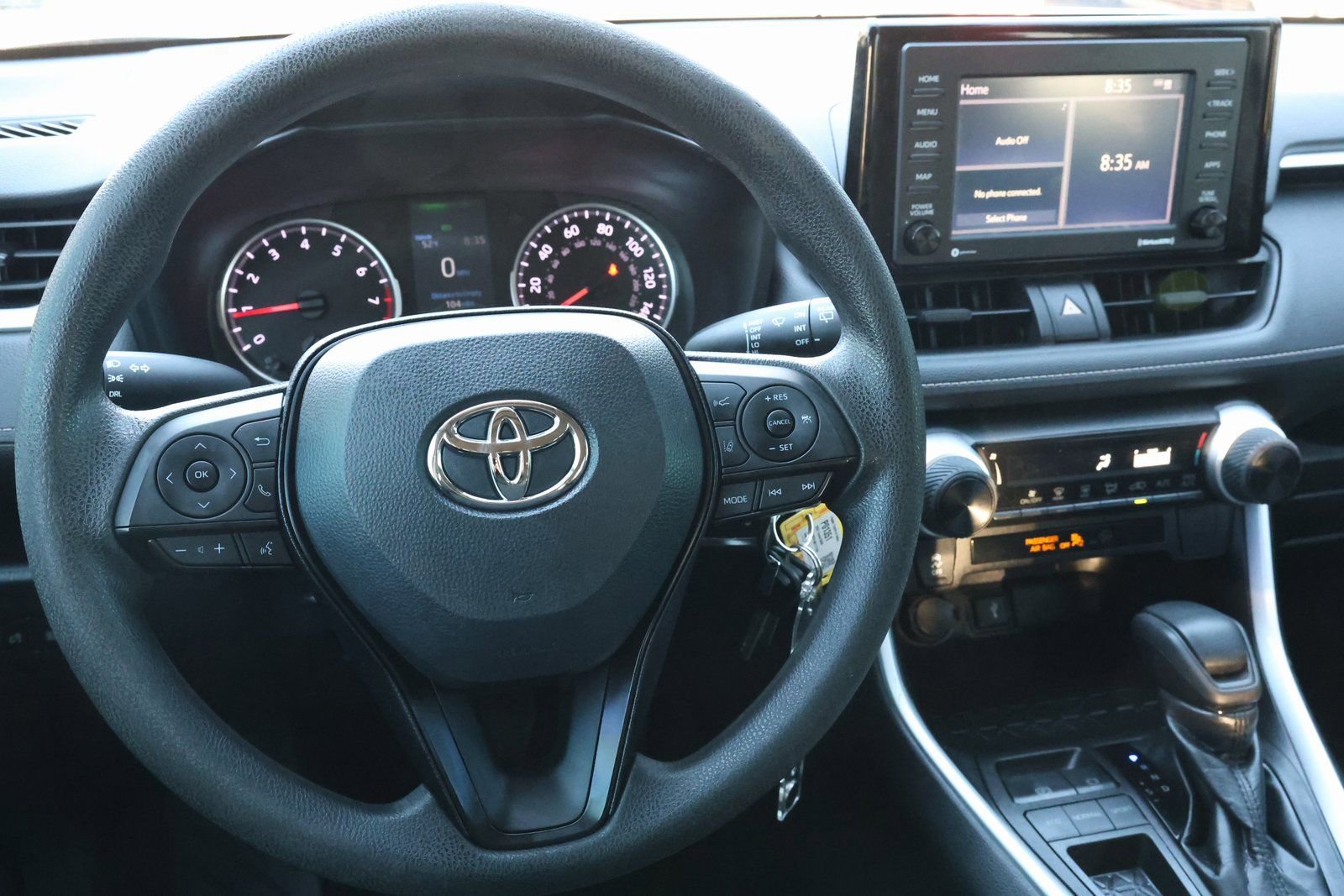 Used 2022 Toyota RAV4 LE image 16