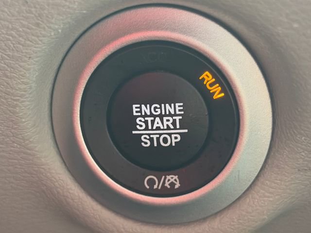 Used 2023 Chrysler Pacifica Touring-L FWD image 50