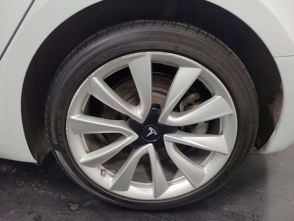 Used 2018 Tesla Model 3 Long Range image 11