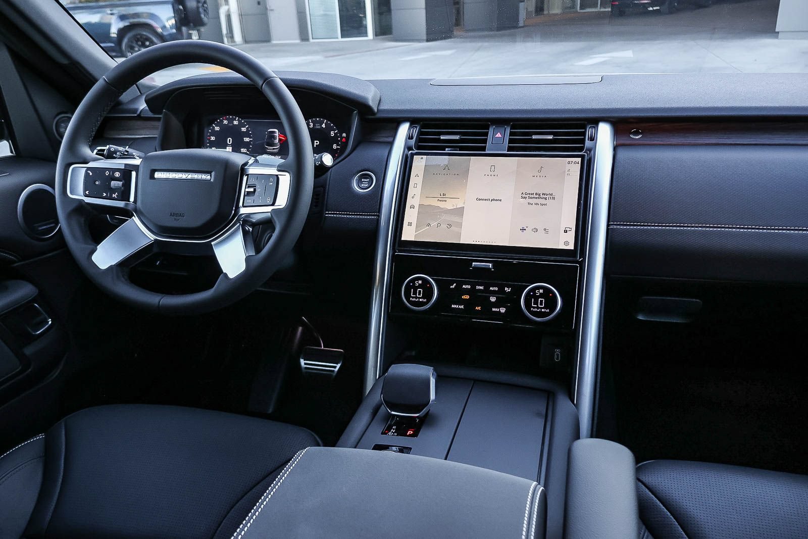 New 2026 Land Rover Discovery Dynamic SE AWD/4WD image 22