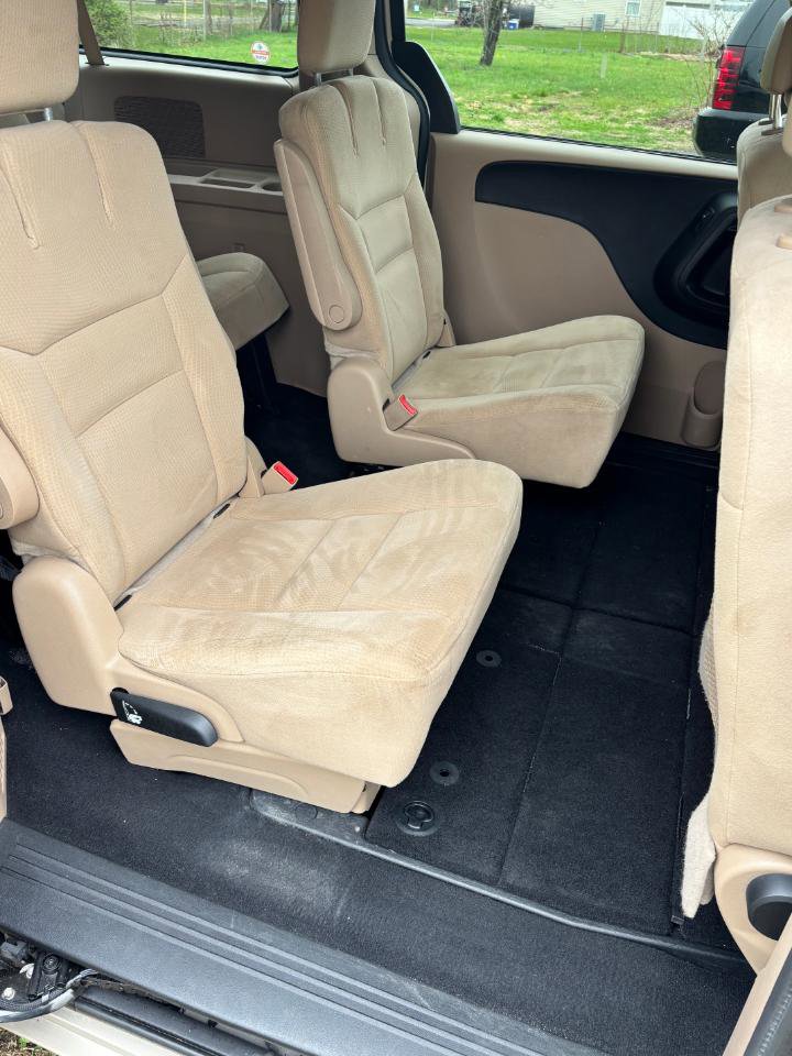 Used 2015 Dodge Grand Caravan SXT FWD image 18