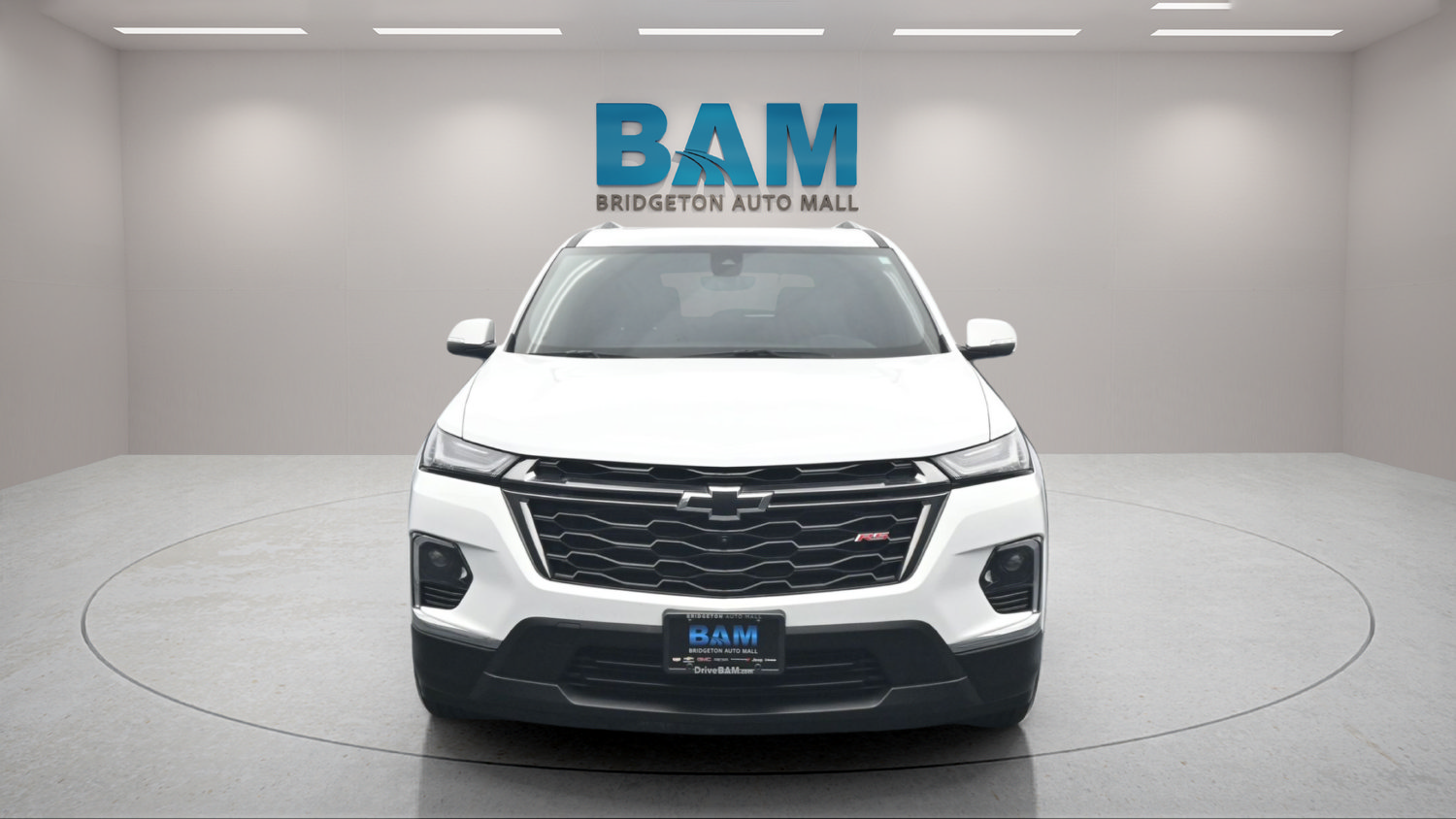 Used 2023 Chevrolet Traverse RS AWD/4WD image 2