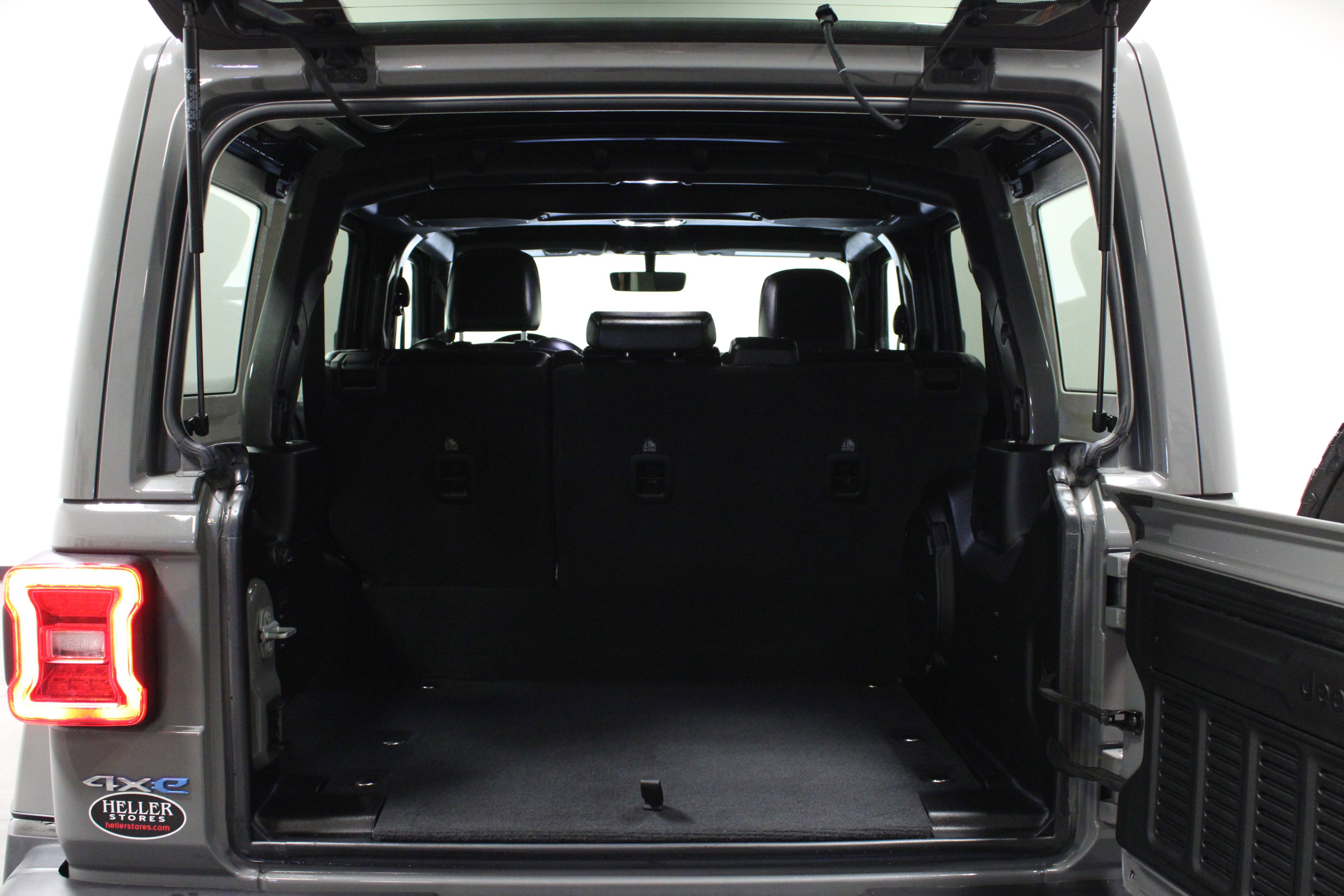 Used 2022 Jeep Wrangler Unlimited Sahara image 14