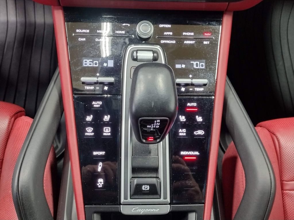 Used 2019 Porsche Cayenne S image 33