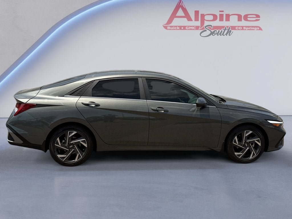 Used 2024 Hyundai Elantra SEL w/ Convenience Package FWD image 6