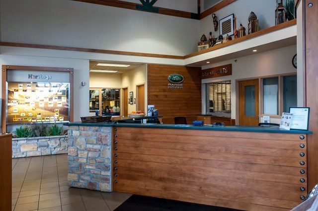 New 2026 Land Rover Defender 110 X-Dynamic SE image 9