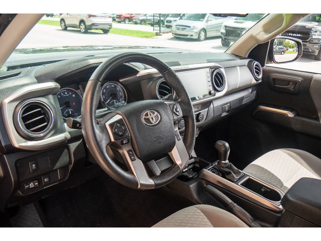 Used 2021 Toyota Tacoma SR5 AWD/4WD image 12