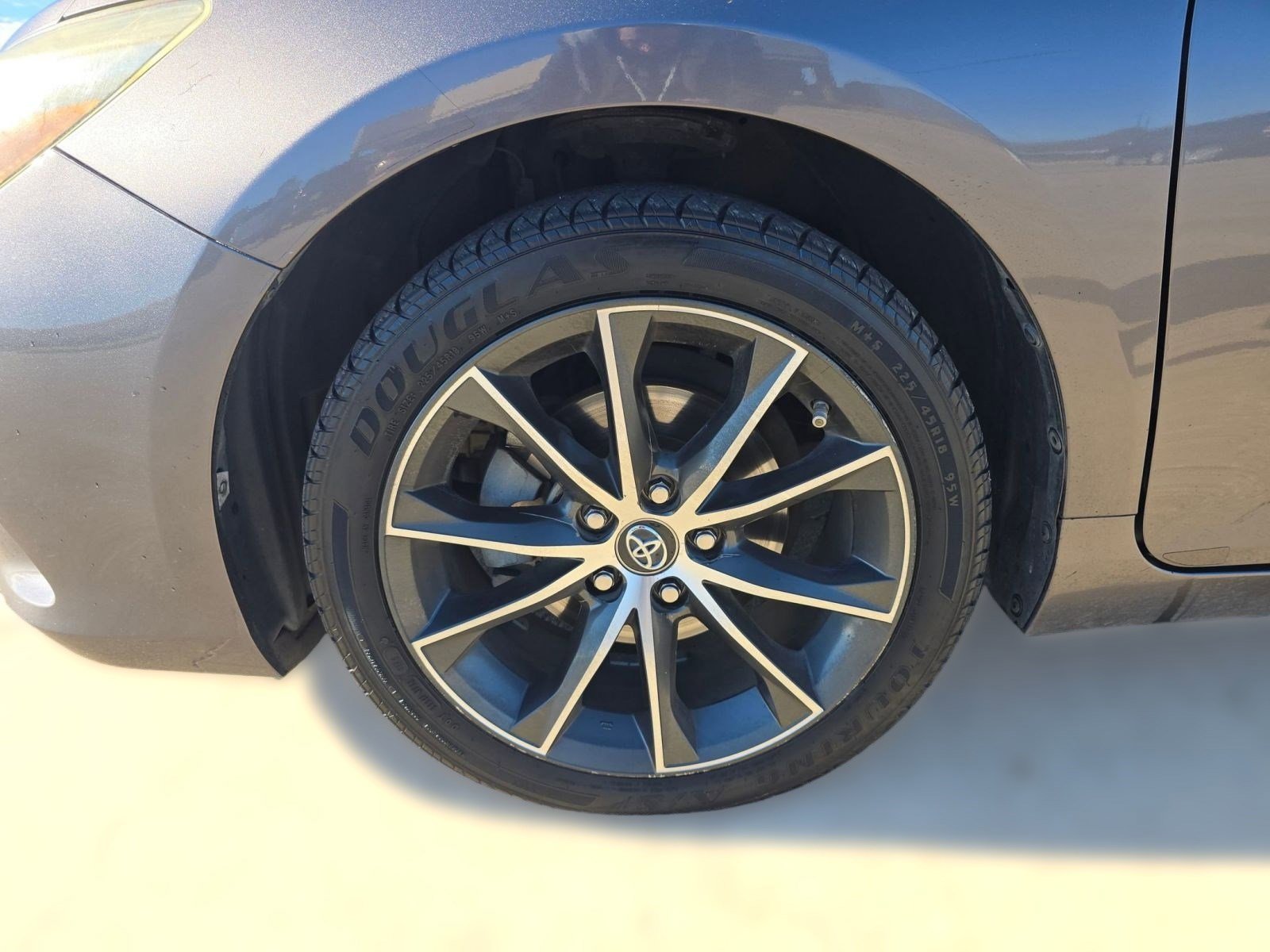 Used 2016 Toyota Camry XSE image 11