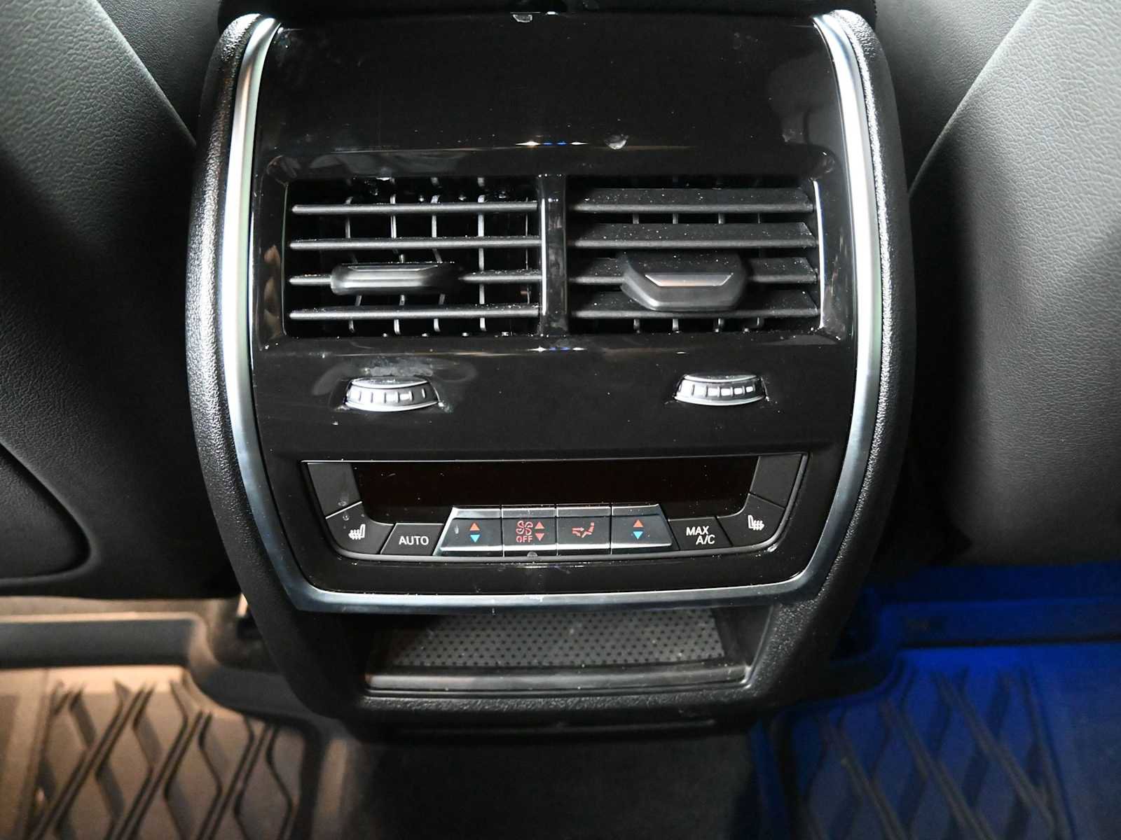 Used 2026 BMW X6 M60i w/ Executive Package AWD/4WD image 21