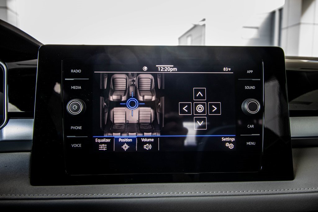 Certified 2025 Volkswagen Taos SE w/ Black Wheel Package image 38