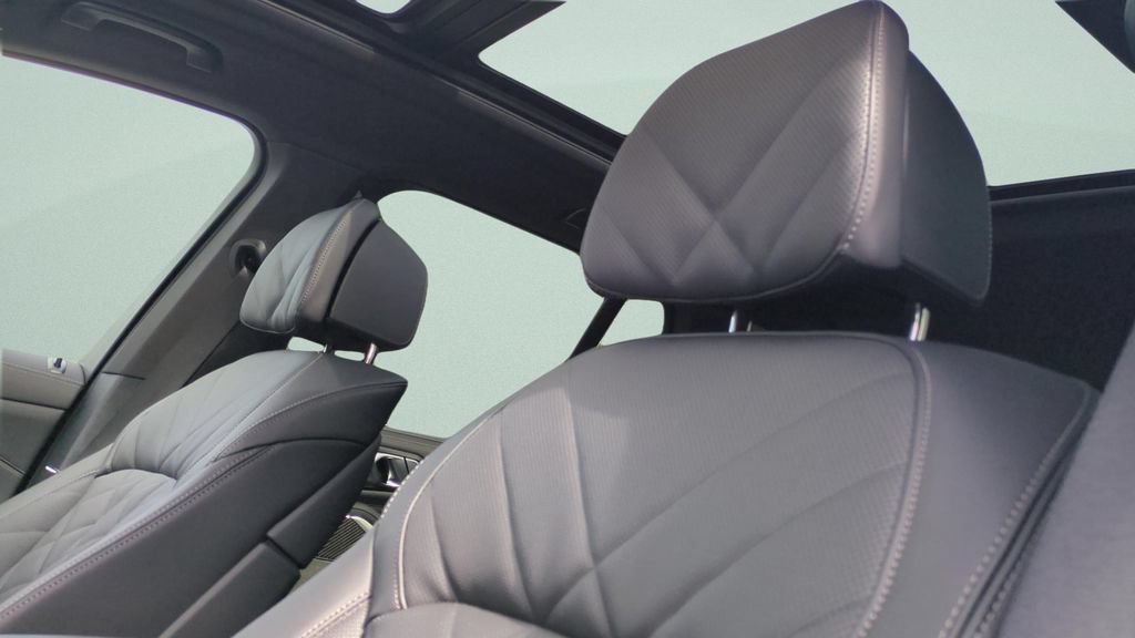 New 2026 BMW X5 M60i AWD/4WD image 19